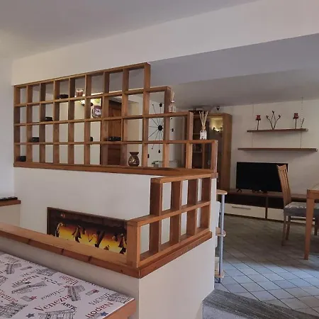 Deby House * 奥杰比奥