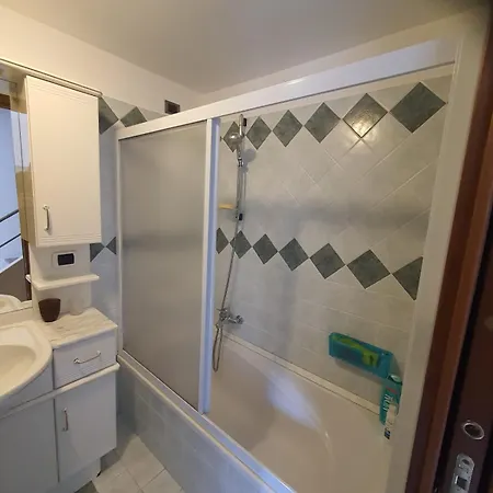 Apartment Deby House Oggebbio