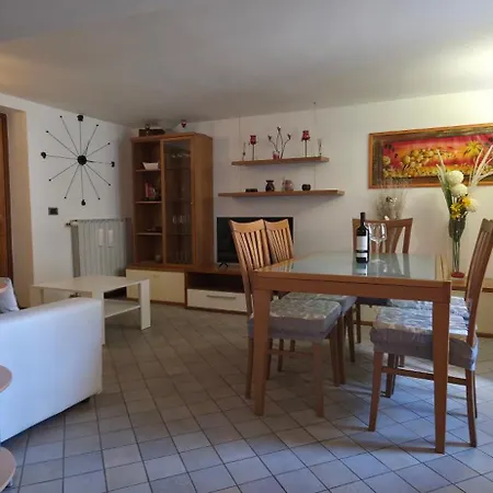 Apartment Deby House Oggebbio