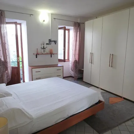 Apartment Deby House *